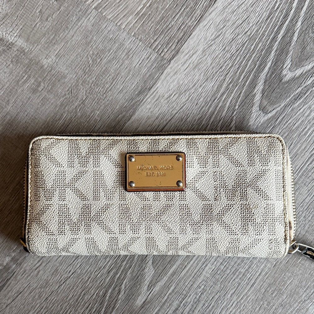 Michael Kors Beige Monogram Wallet